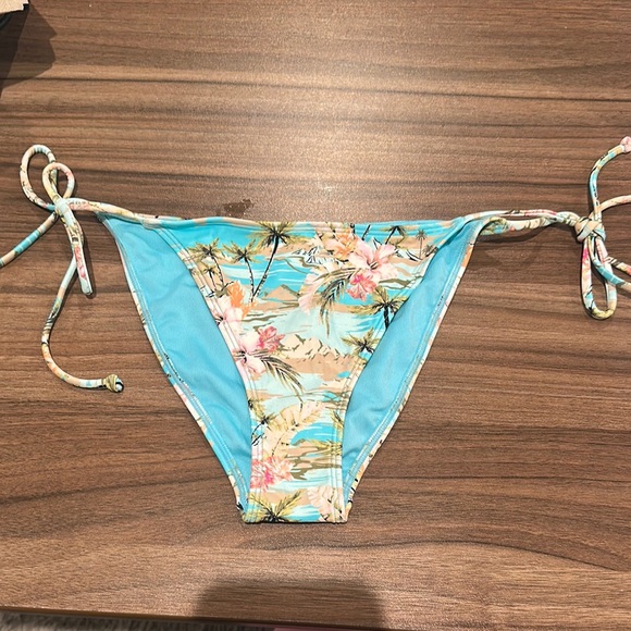 Tropical Floral Bikini Bottom - Picture 1 of 4